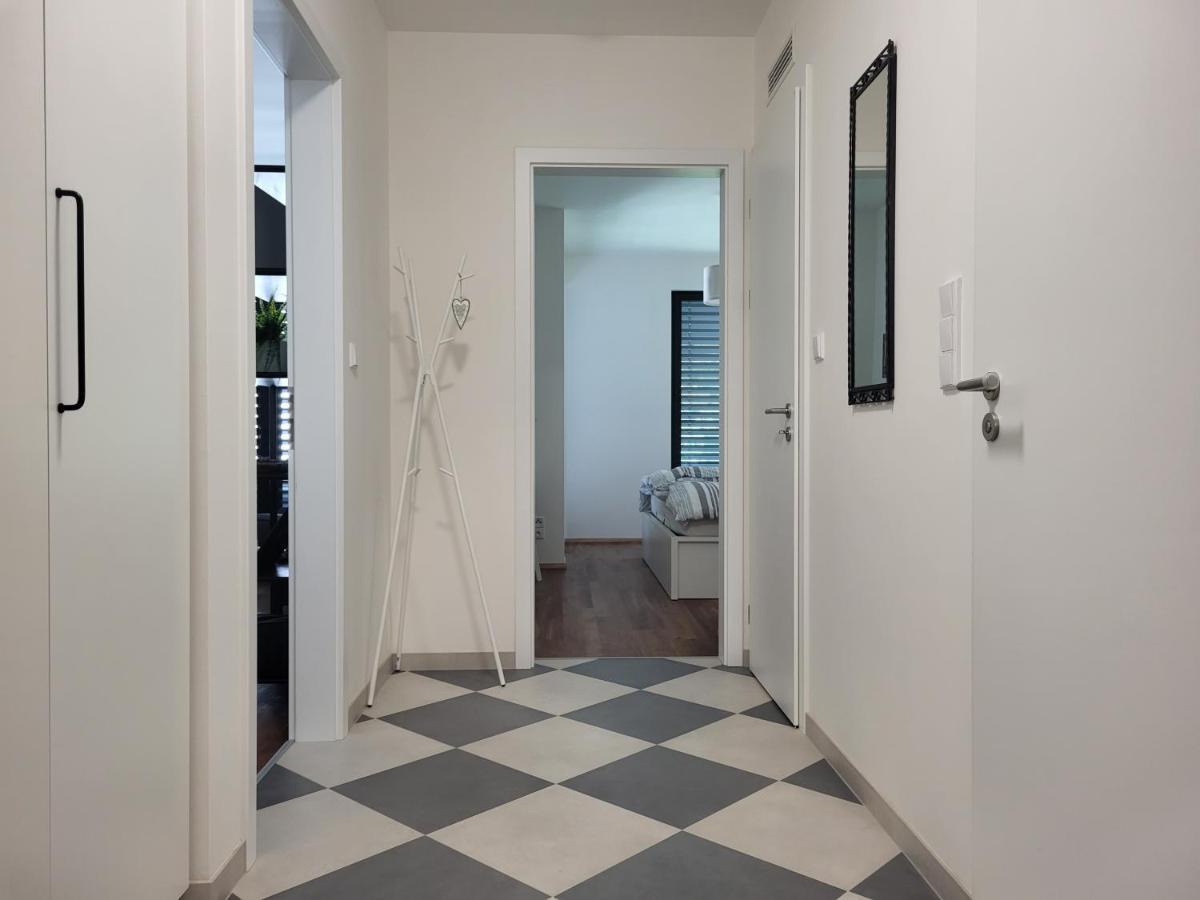 New Apartment In Karlin, Praha 8, Close To Center Eksteriør bilde
